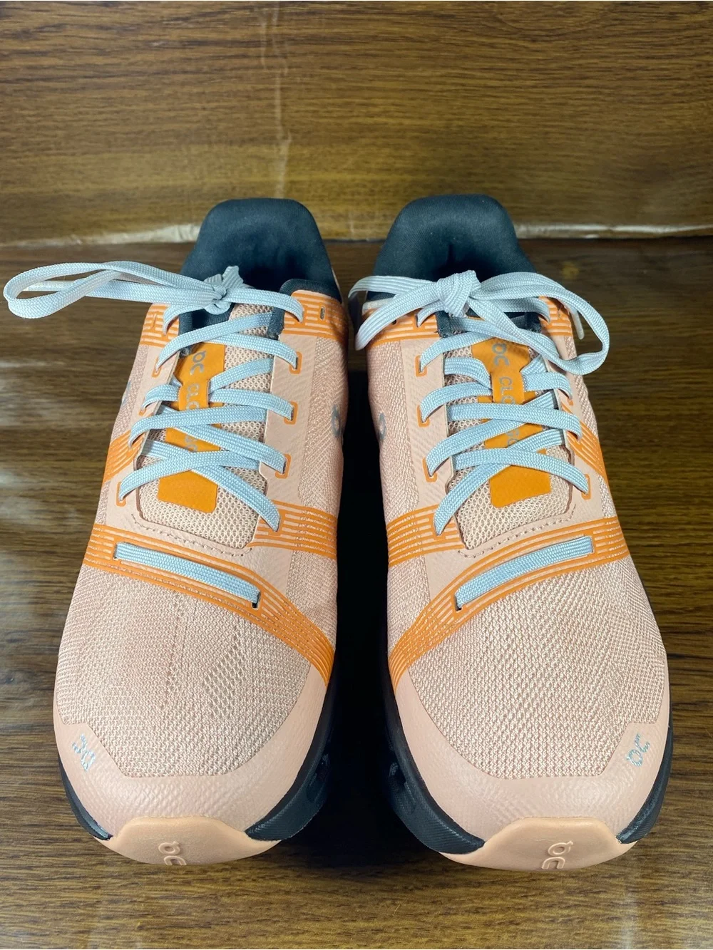 On Cloud Cloudgo women’s shoe size 7.5